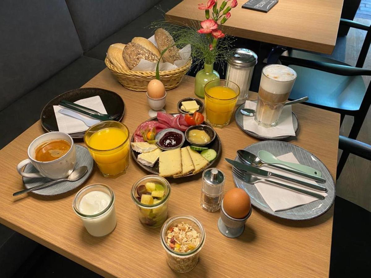 Hotel Wedina An Der Alster Хамбург Екстериор снимка