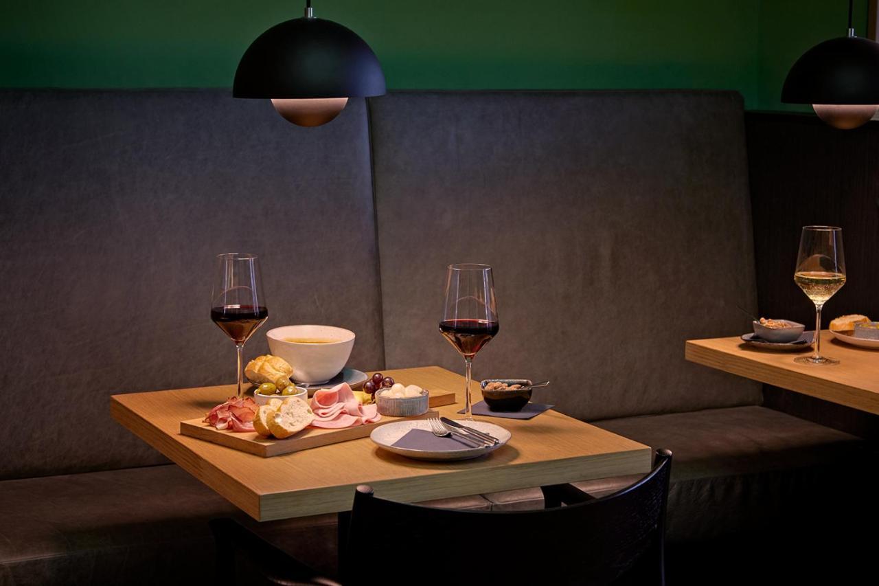 Hotel Wedina An Der Alster Хамбург Екстериор снимка