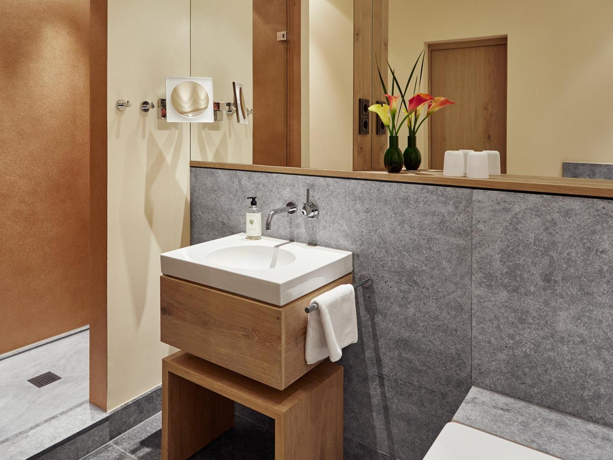 Hotel Wedina An Der Alster Хамбург Екстериор снимка