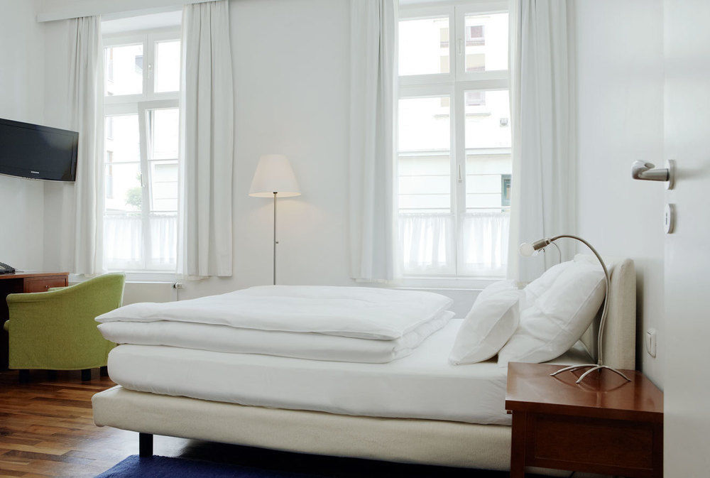 Hotel Wedina An Der Alster Хамбург Екстериор снимка