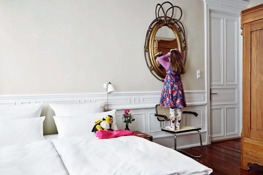 Hotel Wedina An Der Alster Хамбург Екстериор снимка